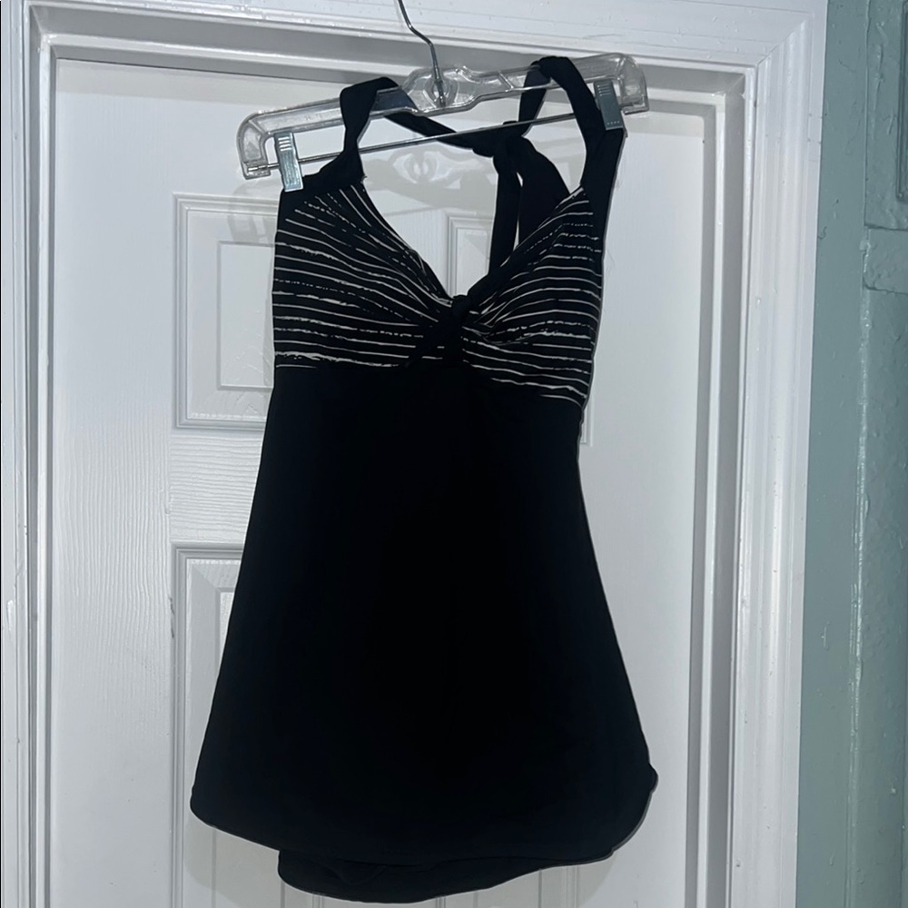 COCOSHIP Black and White Striped Tank Top